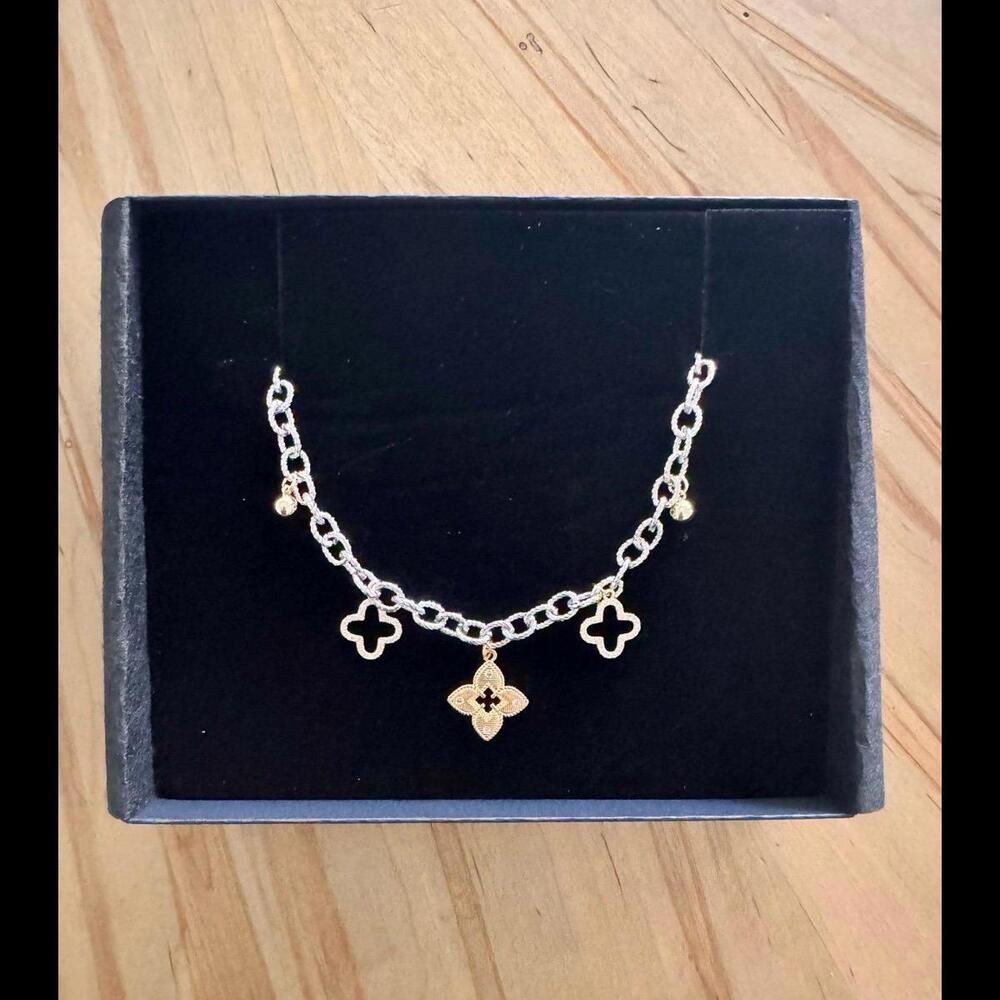 Gorgeous fashion necklace